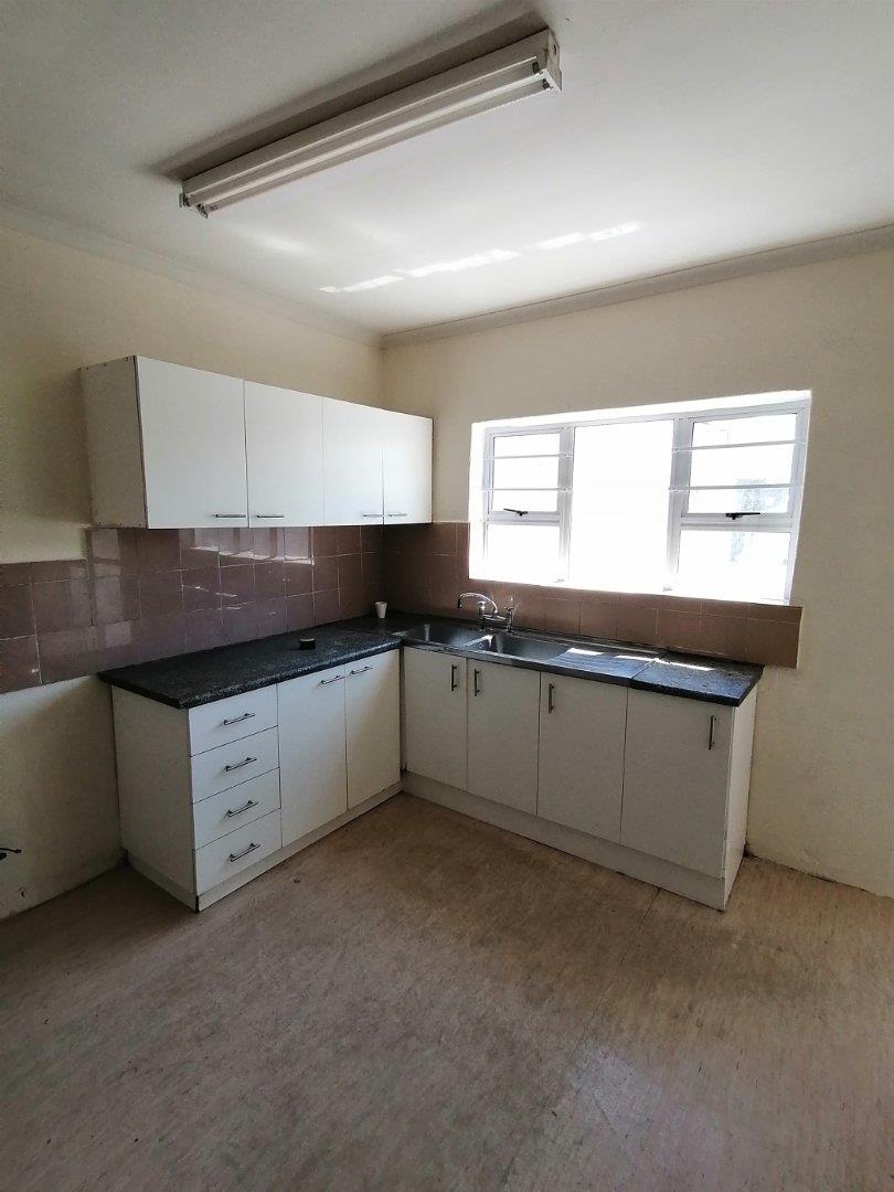 To Let 2 Bedroom Property for Rent in Lansdowne Western Cape